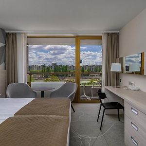 Premium Twin Room Wellness Fitness Access